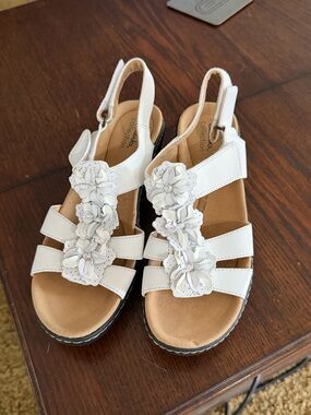 Clarks White Floral Slingback Wedge Sandals